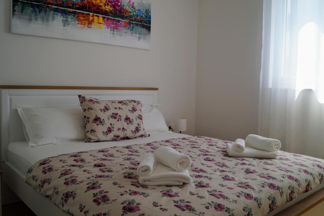 Apartment Ivona With Beautiful Seaview มาคาร์สกา ภายนอก รูปภาพ