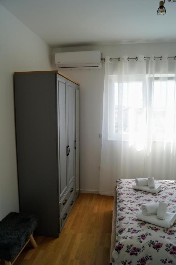 Apartment Ivona With Beautiful Seaview มาคาร์สกา ภายนอก รูปภาพ